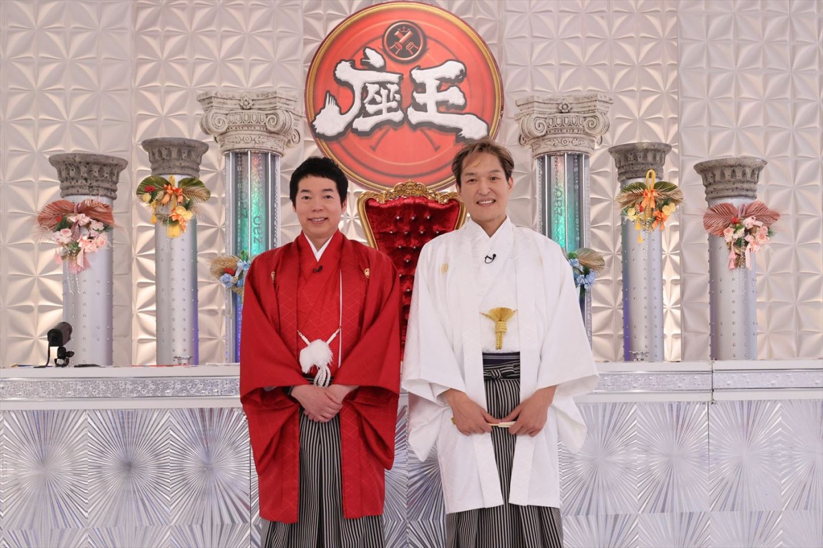 『笑いの総合格闘技!千原ジュニアの座王 新春SP』より(左から)審査委員長の今田耕司、MCの千原ジュニア