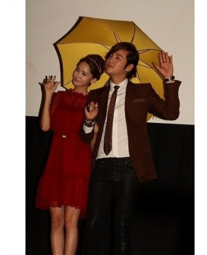 ドラマ「ラブレイン」のプロモーションのために来日した主演のユナ、チャン・グンソク