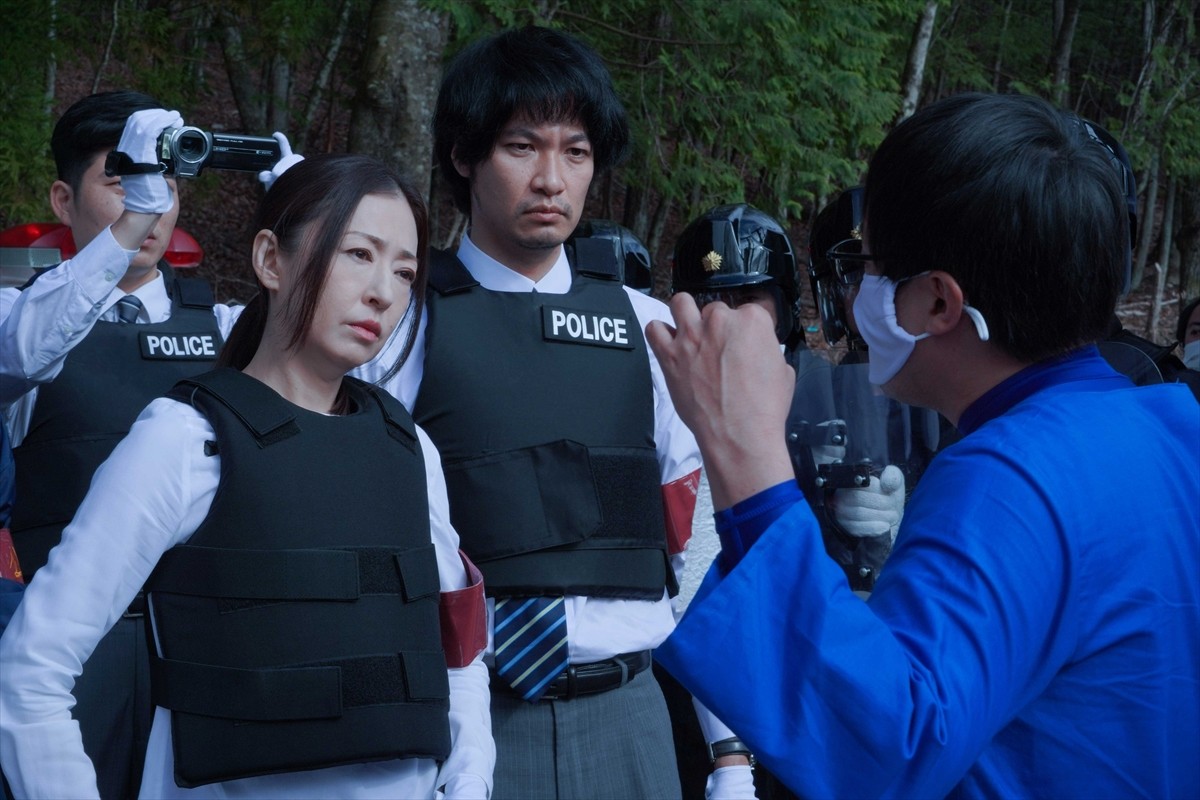 青木崇高、公安を舞台に猟奇殺人事件と陰謀に挑む　『邪神の天秤』場面カット解禁