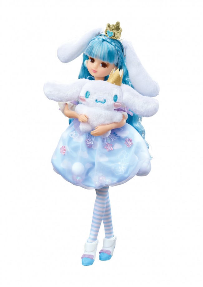 シナモロール リカちゃんコラボドール登場へ 白い耳のティアラ 空色ドレスがかわいい 22年2月2日 写真 アイテム クランクイン トレンド