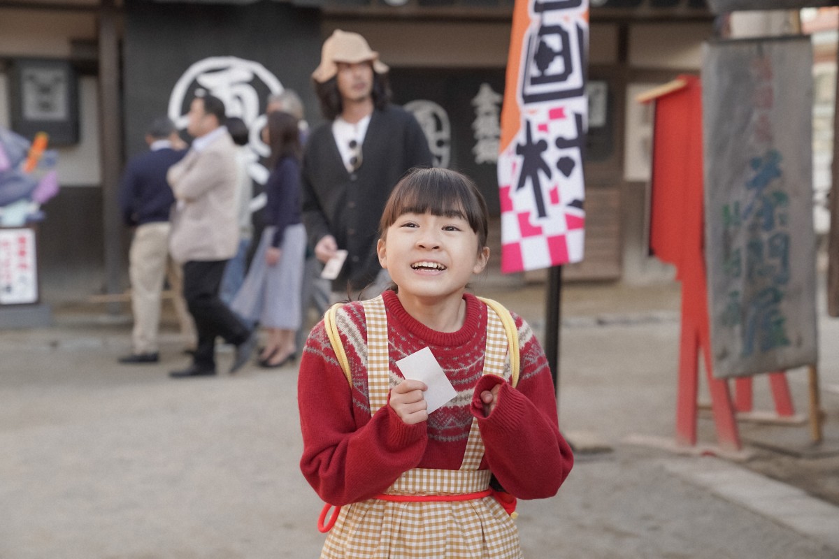 明日の『カムカムエヴリバディ』ひなた、映画村オープンに大興奮！