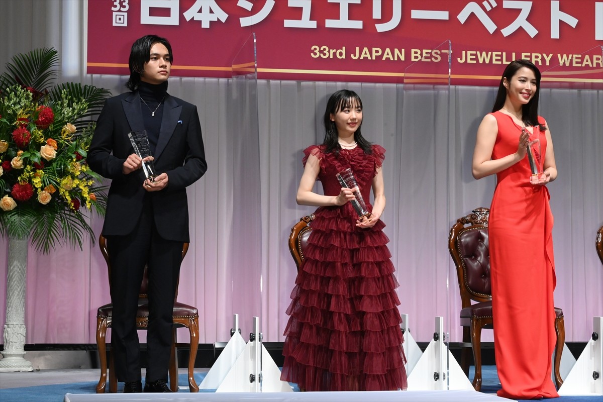 広瀬アリス、「仕事の充実、心の充実が人を輝かせる」　芦田愛菜＆佐々木希と美の競演