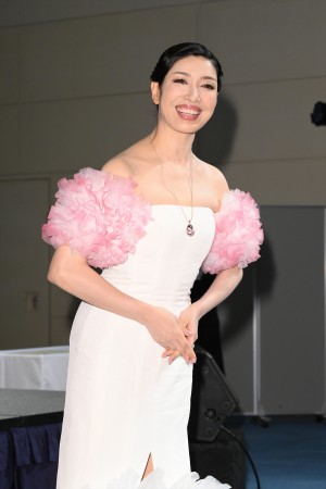 アンミカ、第33回日本ジュエリーベストドレッサー賞 表彰式に登場