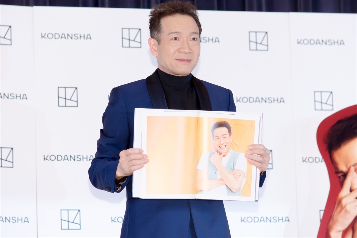 田原俊彦、還暦記念写真集で赤ふんどし姿披露　撮影前は「ちょっとビビってた」