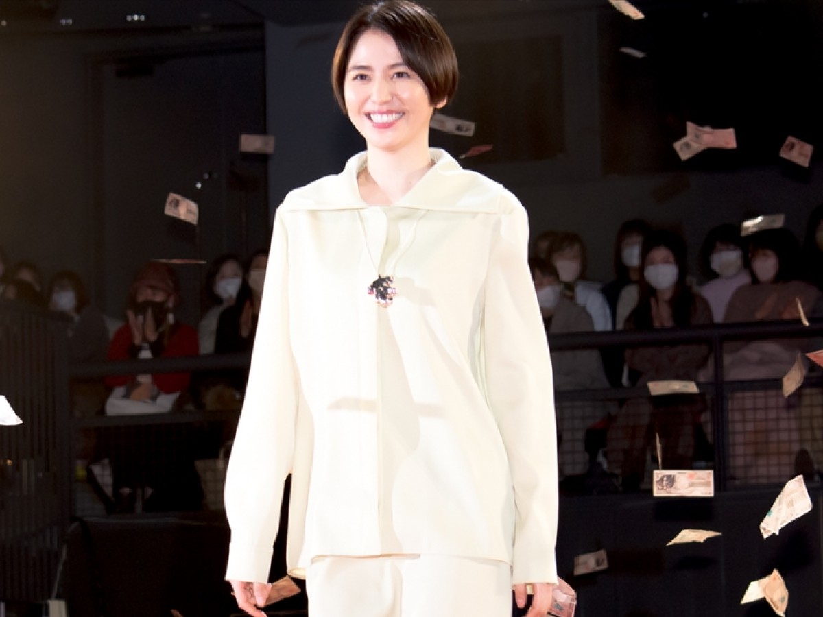 長澤まさみ、“魔性の女”を演じた生田絵梨花は「セクシーでかわいくて、みんながメロメロ」