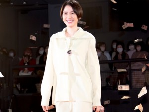 長澤まさみ、映画『コンフィデンスマンJP　英雄編』ワールドプレミアに登場