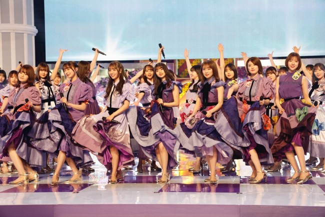 乃木坂46キャプテン・秋元真夏、新センター中西アルノを「全力で 