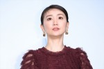 大島優子、映画『とんび』完成披露舞台あいさつに登場