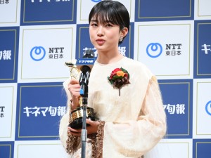 「2021年 第95回キネマ旬報ベスト・テン発表＆表彰式」に登壇した河合優実