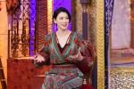 『今夜くらべてみました』に出演する三吉彩花