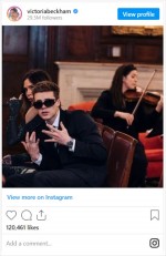 クルス・ベッカムと母・ヴィクトリアの2ショット　※「ヴィクトリア・ベッカム」インスタグラム