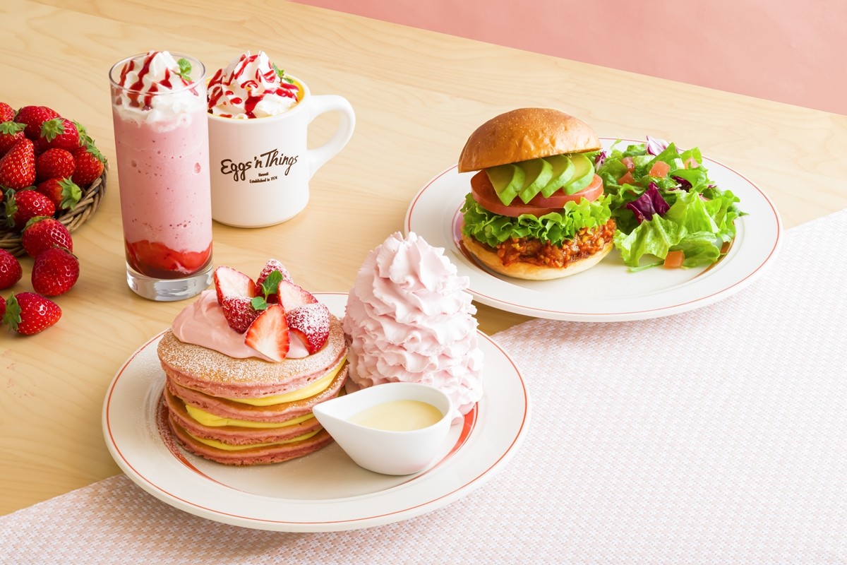 「Eggs ’n Things」期間限定メニュー登場へ！　いちごを使った春らしいパンケーキ