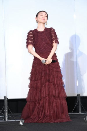 大島優子、映画『とんび』完成披露舞台あいさつに登場