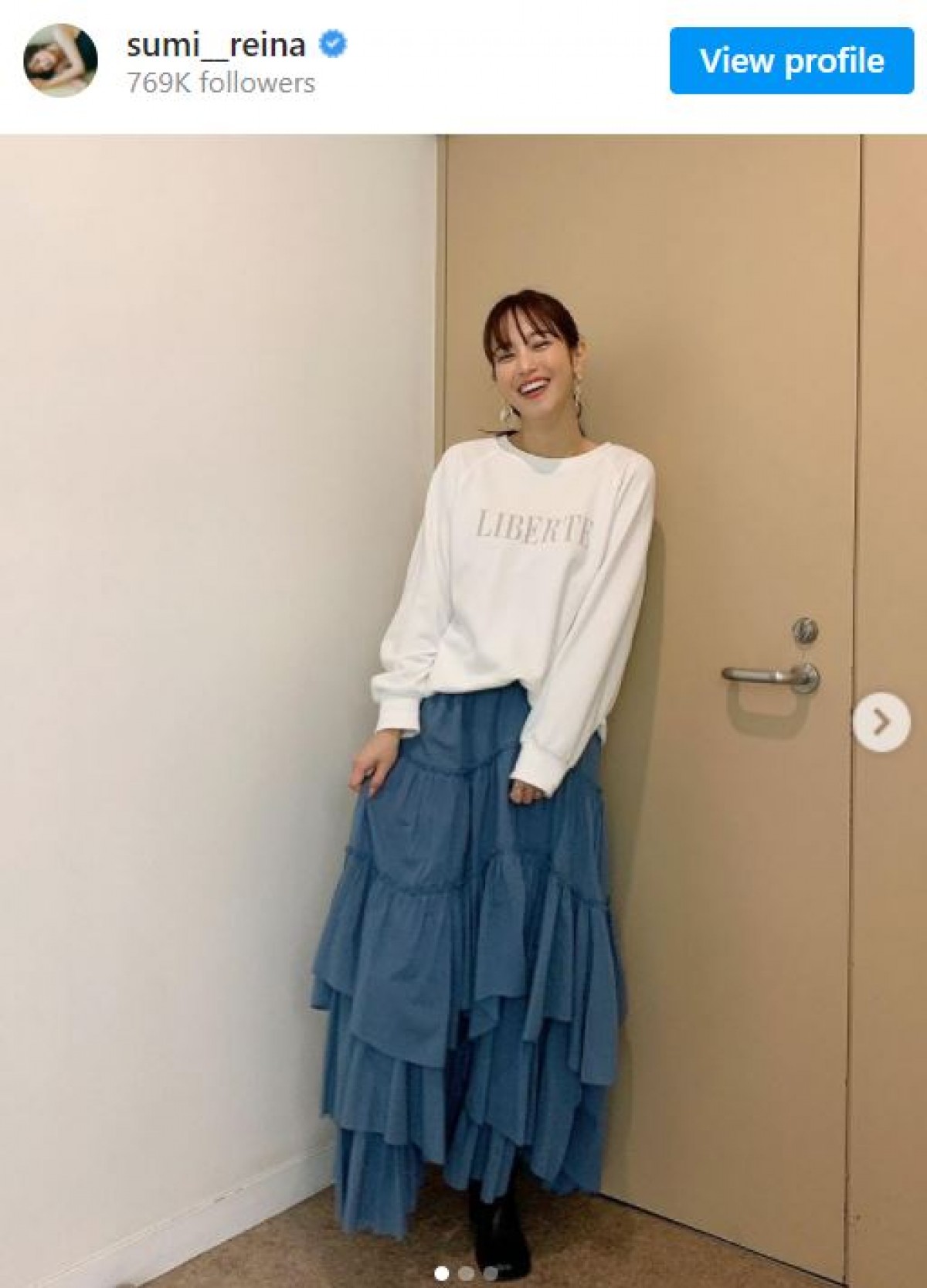 鷲見玲奈、「履き倒します」と宣言する私服姿に反響「めちゃくちゃ魅力的」「ほんとお似合いです」