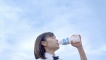 『カルピスウォーター』新TVCM「甘ずっぱい日常」編より