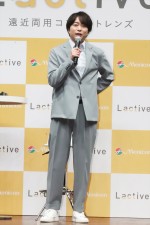 メニコン遠近両用コンタクト新CM発表会に登壇した櫻井翔