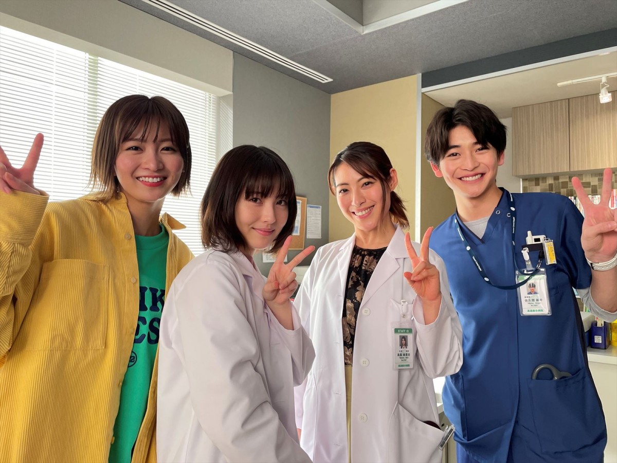 ドラマ『ドクターホワイト特別編』(左から)岡崎紗絵、浜辺美波、瀧本美織、高橋文哉