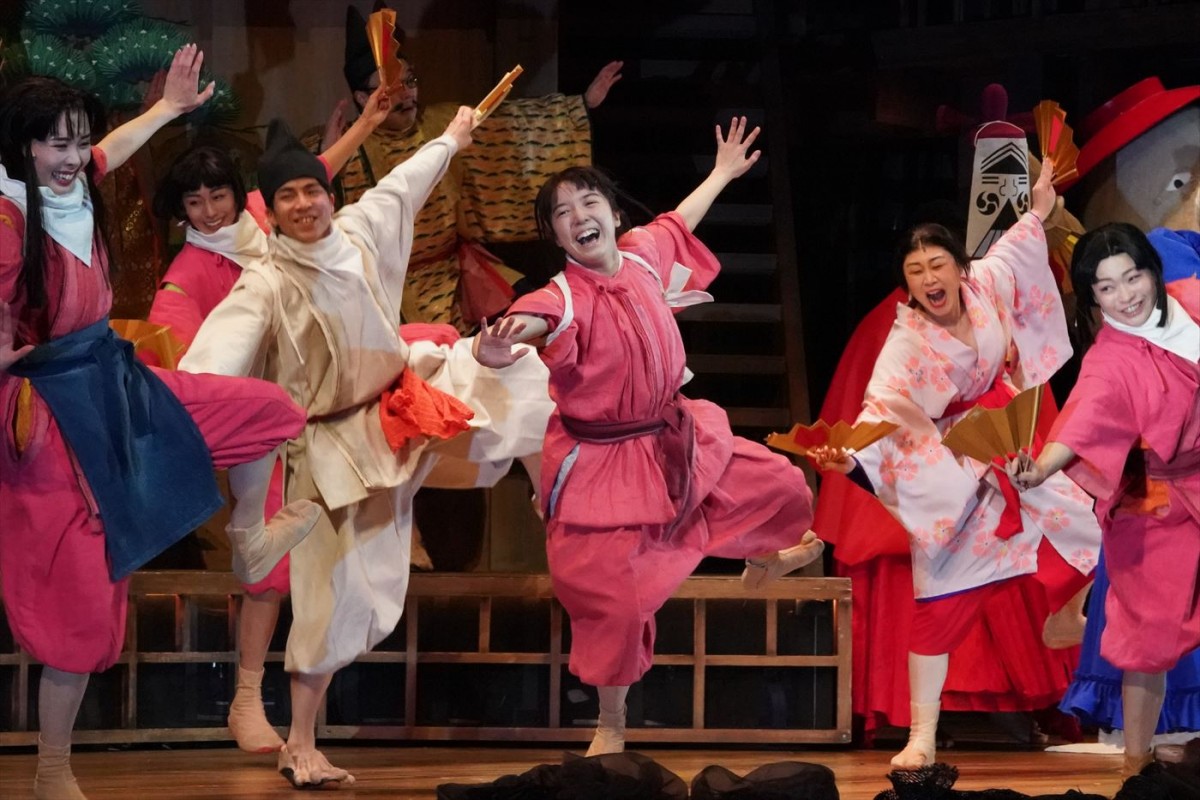 橋本環奈＆上白石萌音、舞台『千と千尋の神隠し』鈴木敏夫の賛辞の声に「ホッとしました」
