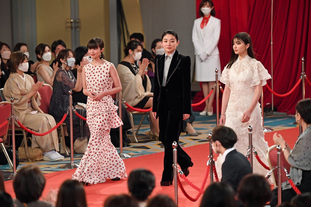 ＜第45回日本アカデミー賞＞豪華俳優・女優陣、レッドカーペットに華やかな装い