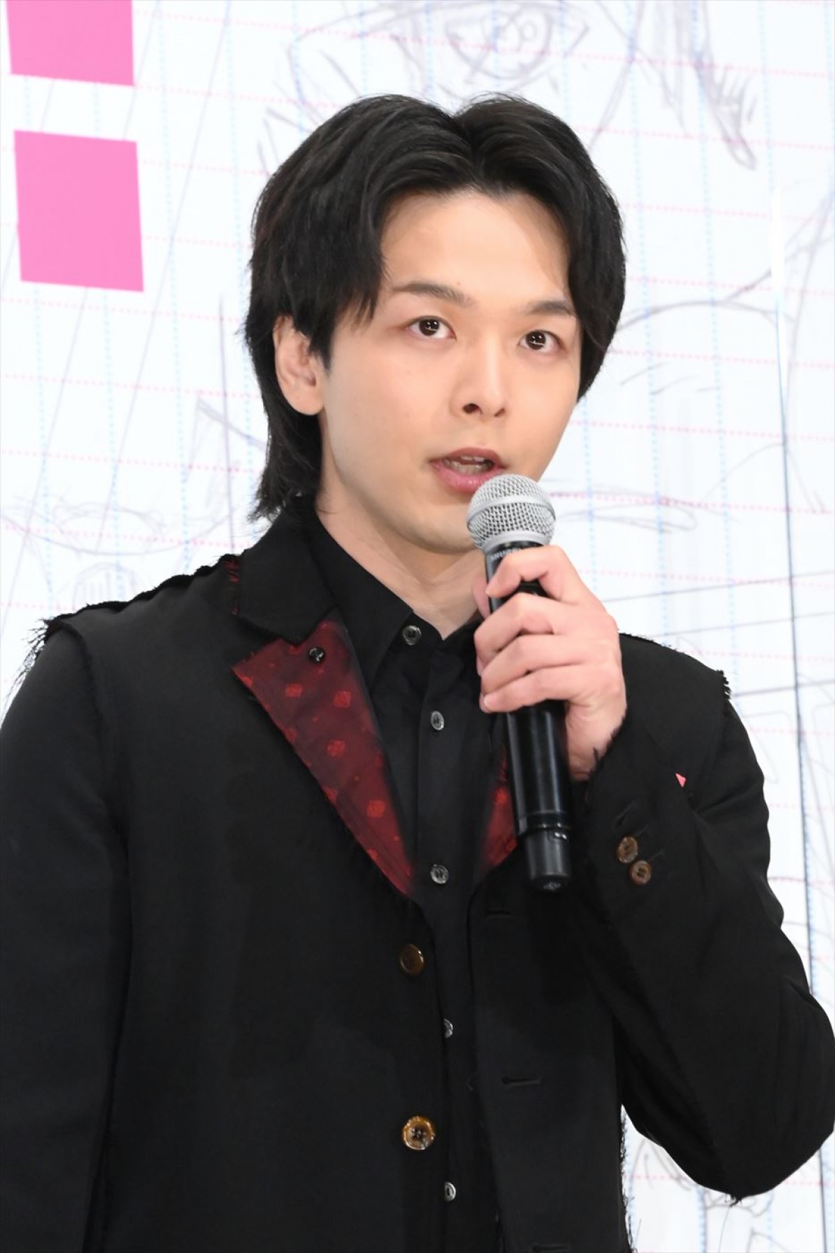 中村倫也、“覇権”で自信あるのは「手を振るスマイル」　実演に吉岡里帆ら大爆笑