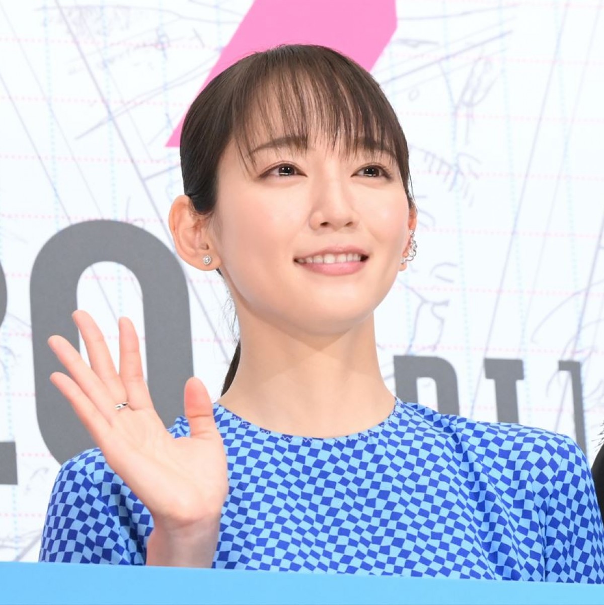 吉岡里帆、グミ好きを明かす　「好きな人にはグミ食べさせたい」