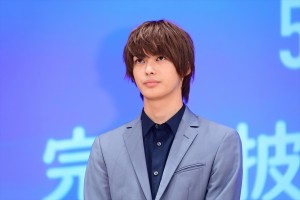 神尾楓珠、映画『20歳のソウル』完成披露舞台あいさつに登場