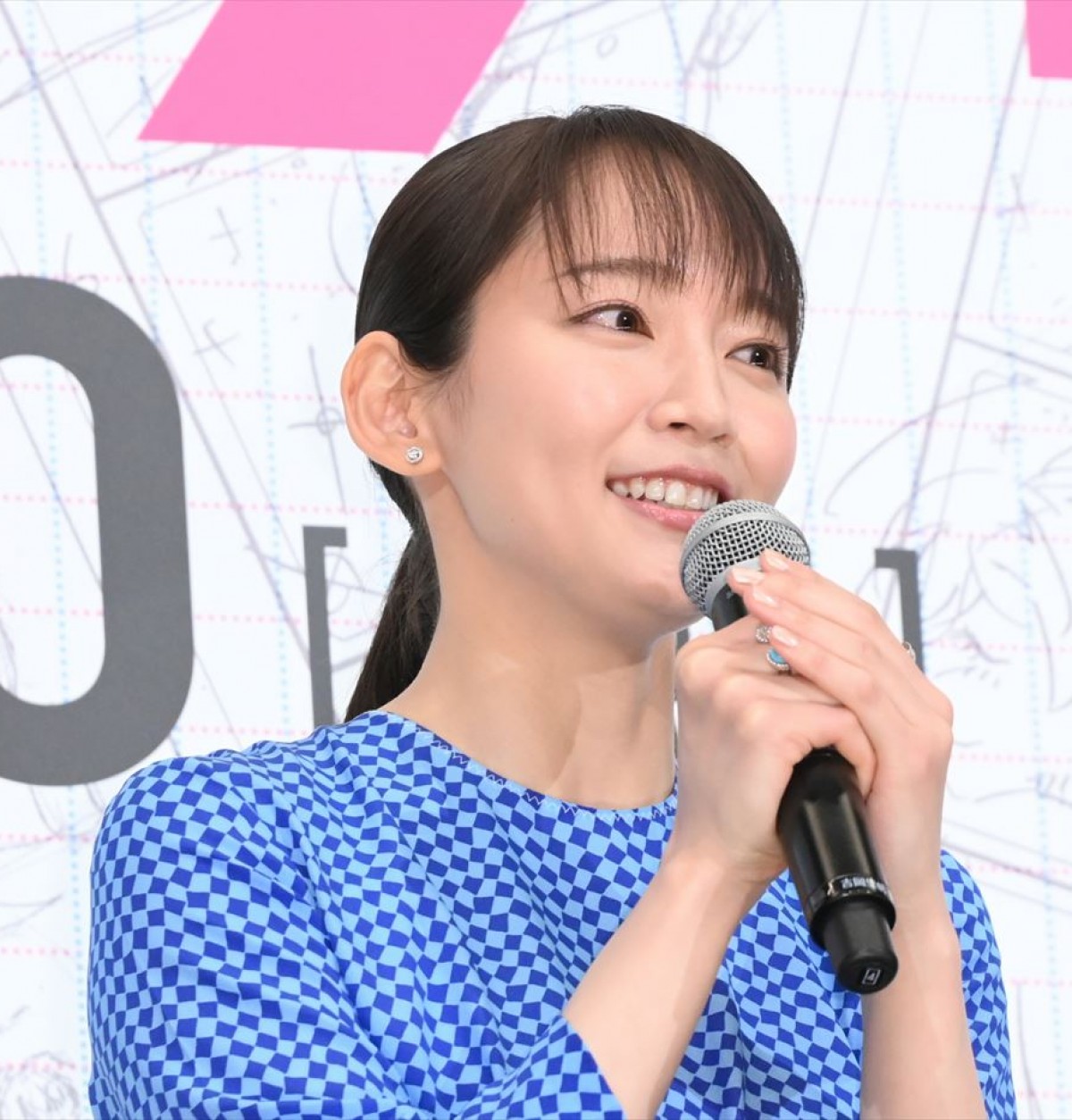 吉岡里帆、グミ好きを明かす　「好きな人にはグミ食べさせたい」