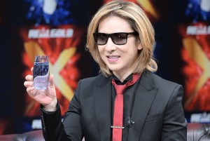 YOSHIKI、新製品「Real Gold X／Y」発表会に登場