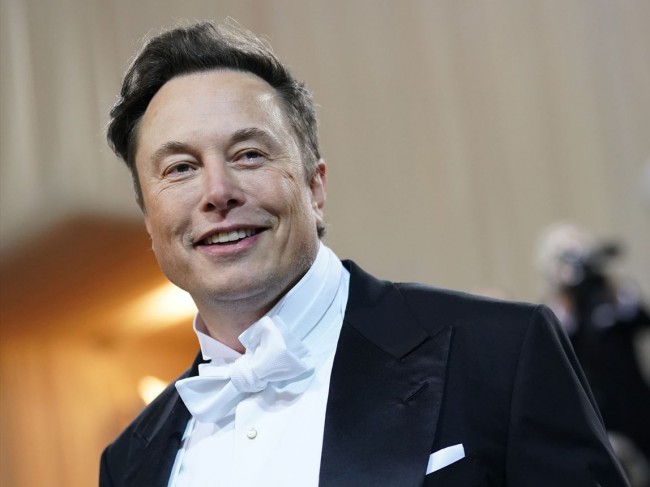 泥沼裁判中のジョニー・デップとアンバー・ハードに、イーロン・マスクが初コメント