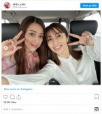 ひさびさ！　小沢真珠との2ショット　※「矢田亜希子」インスタグラム