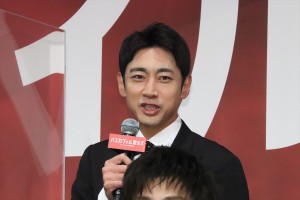 小泉孝太郎、映画『バスカヴィル家の犬　シャーロック劇場版』完成報告会に登場