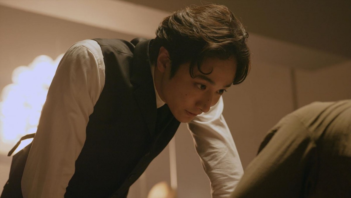 小関裕太、謎めいた闇カジノの支配人役で主演　ドラマ『ブラック／クロウズ』2週連続放送