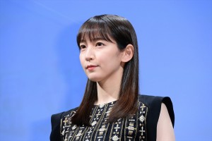 吉岡里帆、映画『島守の塔』完成披露試写会に登場