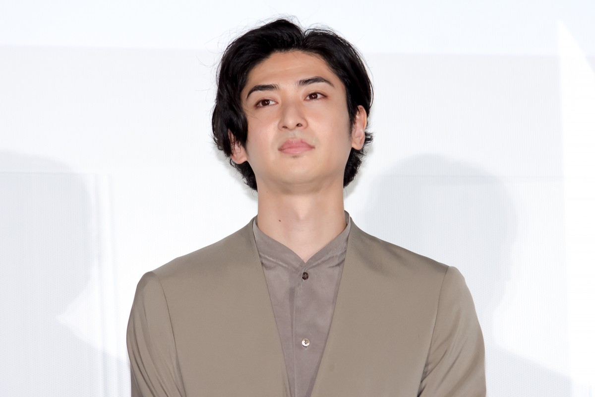 Snow Man岩本照、舞台あいさつ欠席でメッセージ　命日のジャニーさんへの思いも