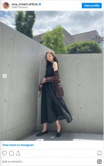 身長170cmの梅澤美波　※「乃木坂46・梅澤美波」インスタグラム