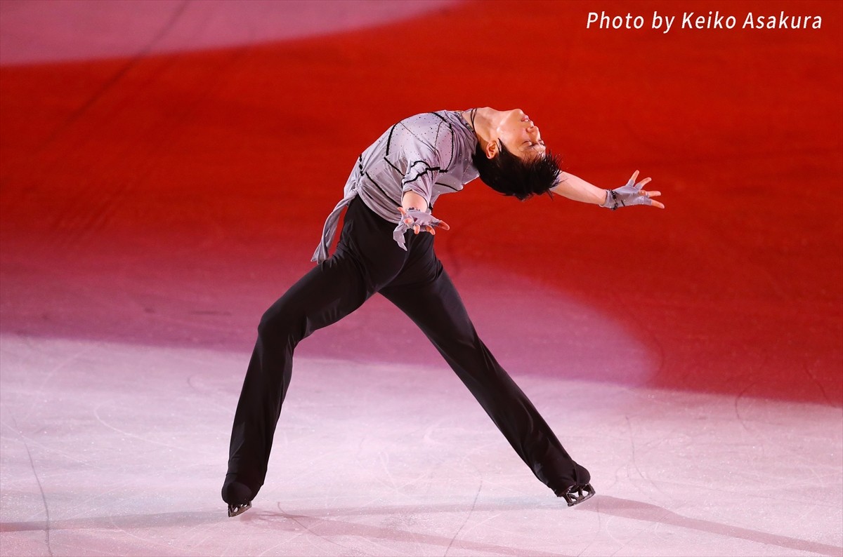 羽生結弦のパフォーマンスも！『フィギュアスケートLife Extra アイスショー2022』より収録カット公開