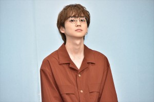 吉野北人、ドラマ『魔法のリノベ』制作発表会見に登場