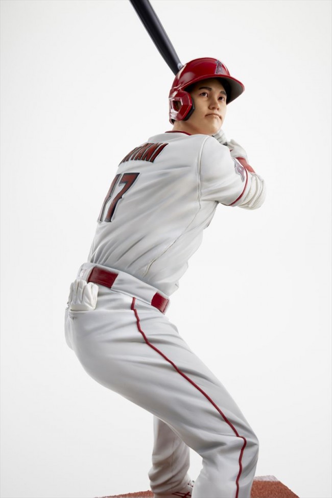 大谷翔平の世界初「プレミアムフィギュア」登場！ “投”と“打”の2種展開 