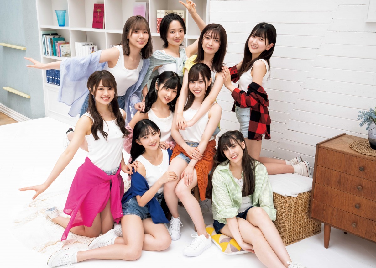 「週刊ヤングジャンプ」(集英社)35号よりLiella!(上段左から、Liyuu、大熊和奏、鈴原希実、薮島朱音、中段左から絵森彩、岬なこ、伊達さゆり、下段左から青山なぎさ、ペイトン尚未)