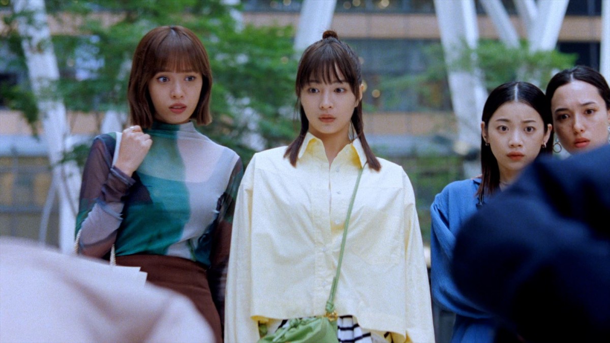 広瀬すず、1人でテレビを見ていた時に「ゾッとしました（笑）」