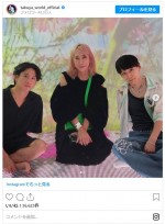 TAKUYAは蜷川実花を交えての3ショットも投稿　※「TAKUYA（UVERworld）」インスタグラム