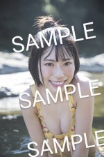 日向坂46・東村芽依1st写真集『見つけた』封入ポストカード