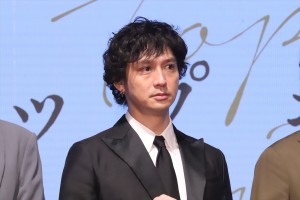 安藤政信、縦型ドラマ『トップギフト』完成報告イベントに登場