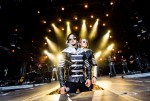 【写真】「ザ・フォックス」を歌うイルヴィス（YLVIS）のヴェガードとバード