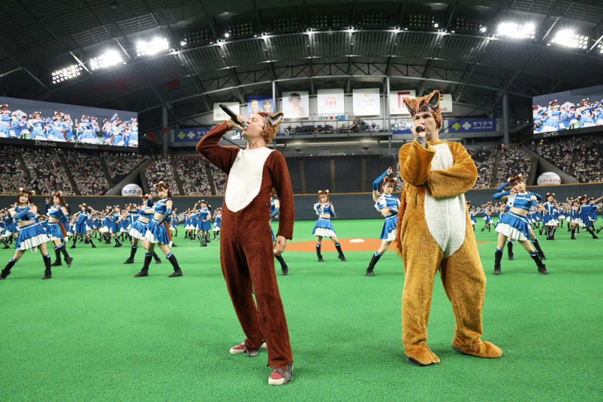 過去最大規模「きつねダンス」　ファイターズガール＆子どもたち300人で披露