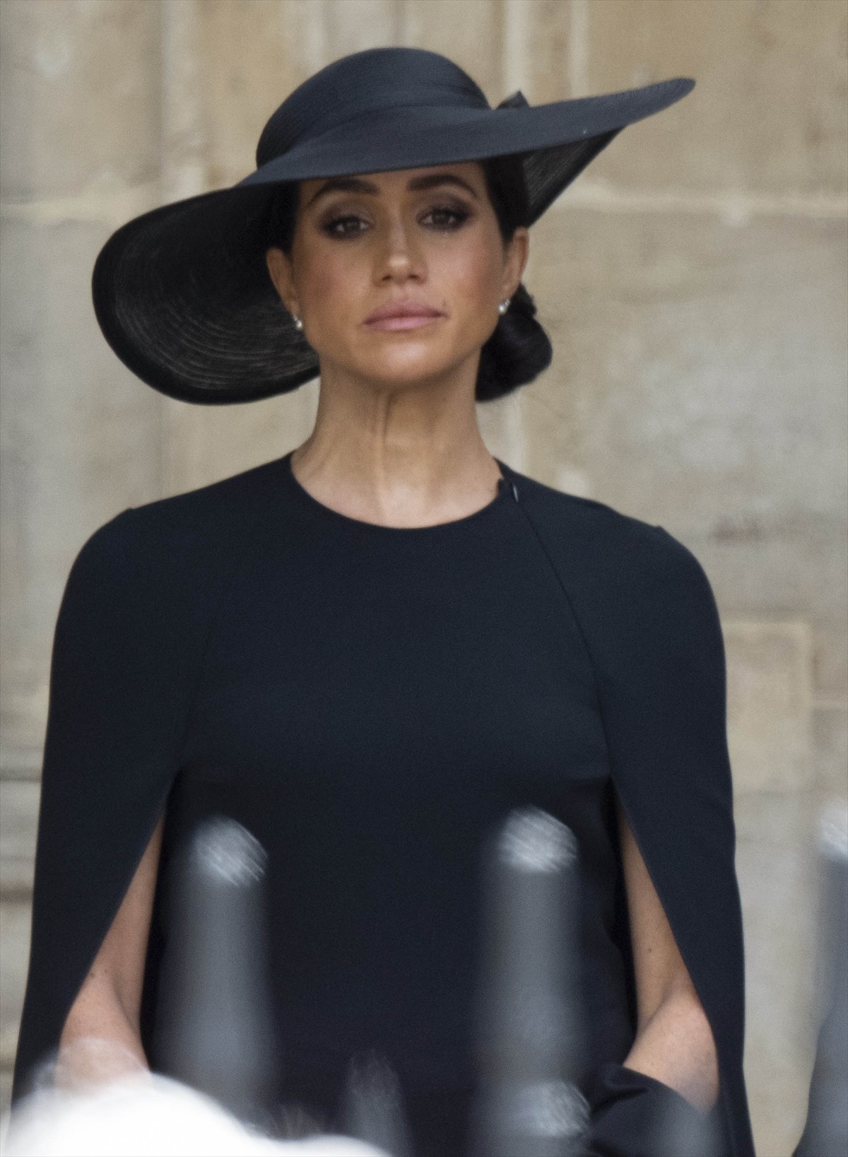 葬儀に出席した王室メンバー、ファッションでも女王を偲ぶ