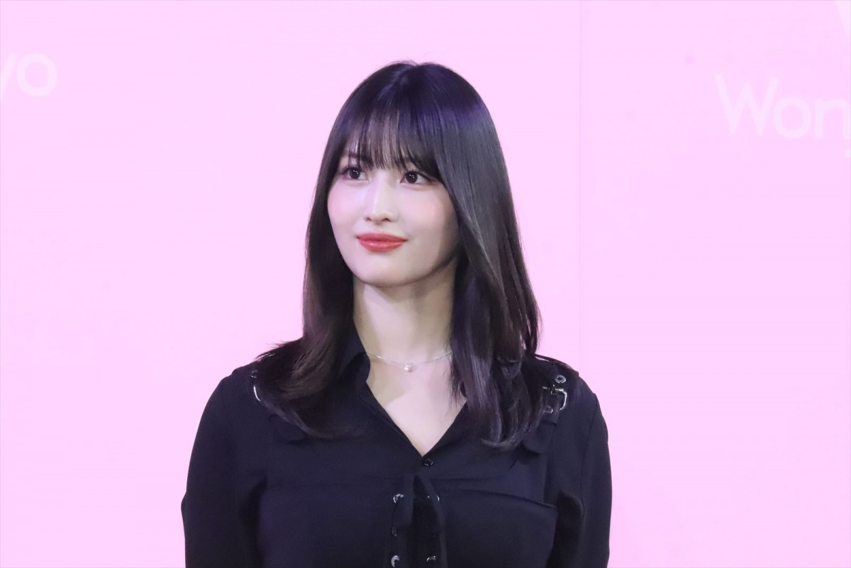TWICE・モモ、美の秘訣は「化粧品用の冷蔵庫」と告白
