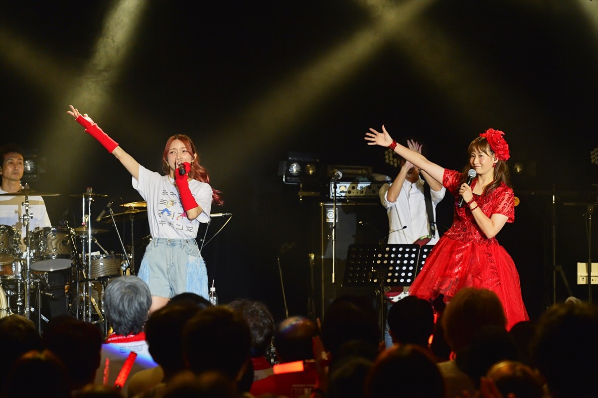 藤本美貴、20周年ライブ開催　夫・庄司智春がヲタ芸で祝福　後藤真希と「SHALL WE LOVE?」披露　