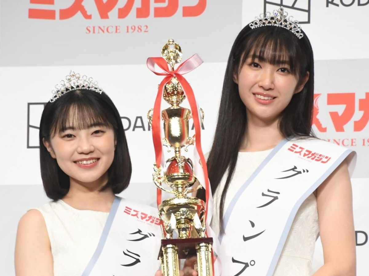 「ミスマガジン2022 グランプリ発表イベント」グランプリを受賞した（左から）咲田ゆな、瑚々
