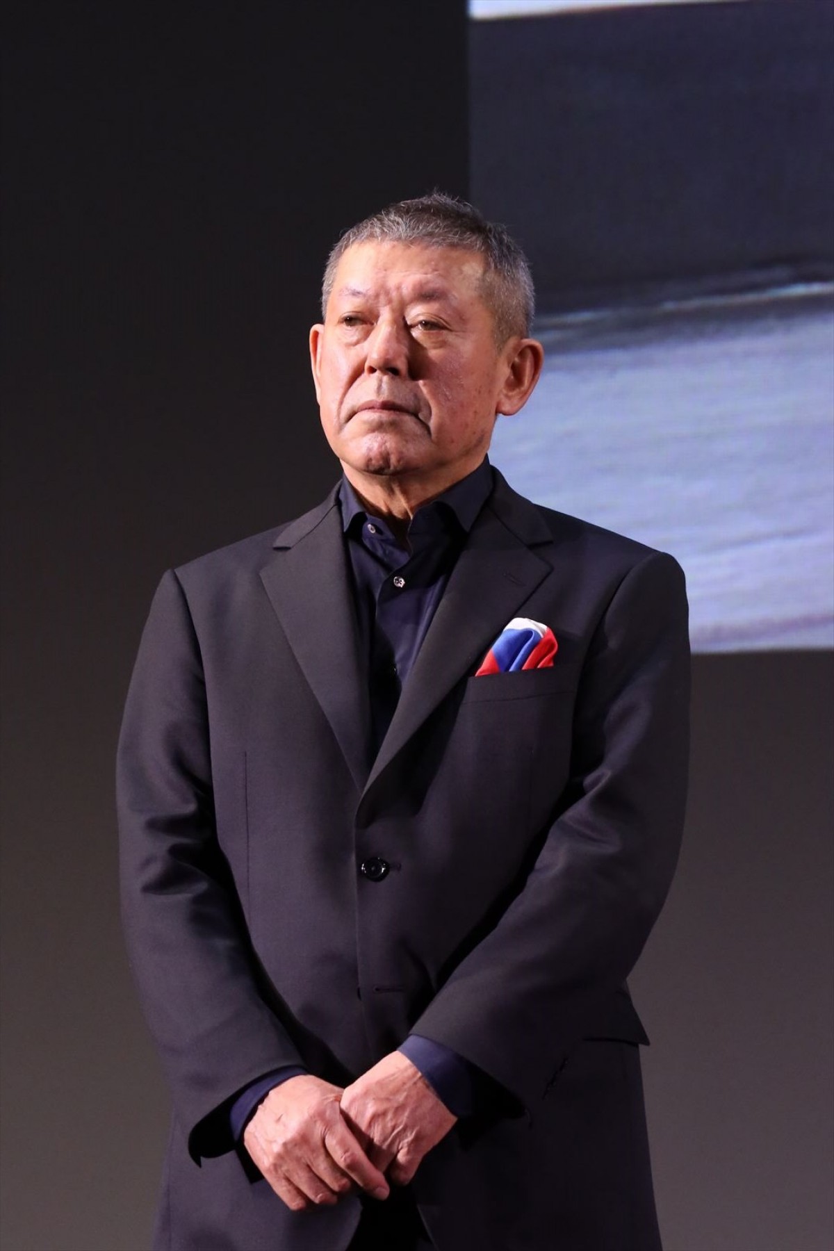 宝塚OGのパフォーマンスで開幕！　橋本愛＆二宮和也が熱い映画愛を語る＜第35回東京国際映画祭＞